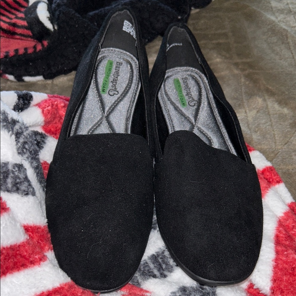 BareTraps Classic Black Loafers